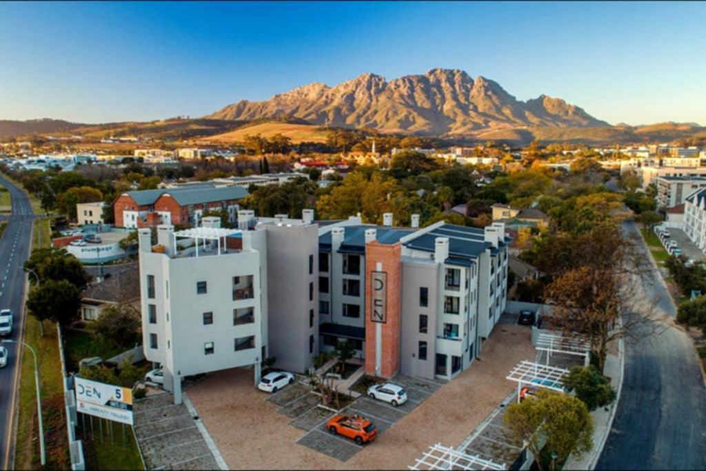 Unique Stay, The Den Apartments Стелленбос Экстерьер фото