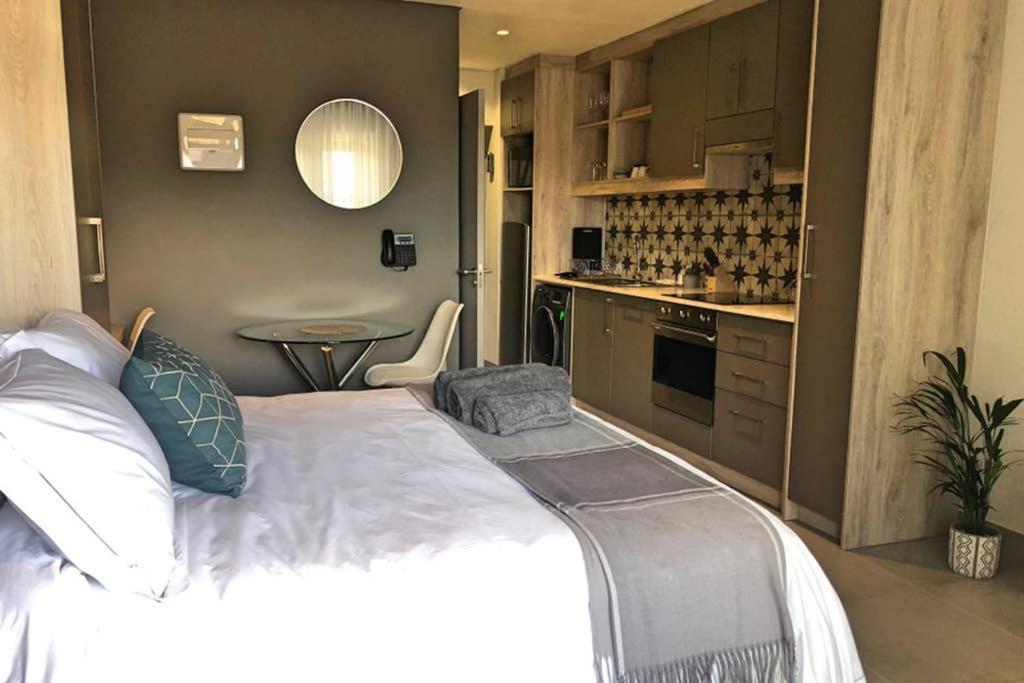 Unique Stay, The Den Apartments Стелленбос Экстерьер фото