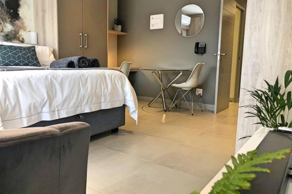 Unique Stay, The Den Apartments Стелленбос Экстерьер фото